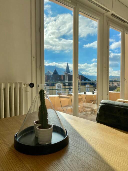 Toit-Terrasse Traversant Plein Centre 100M Du Lac Apartment Annecy Exterior photo