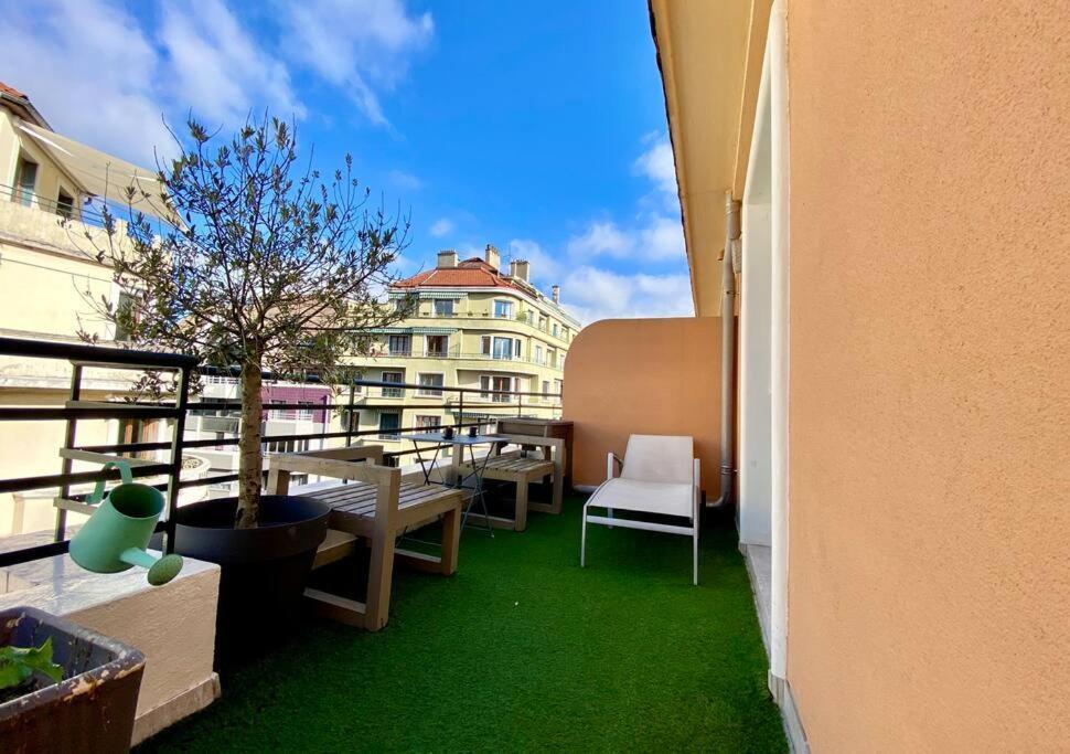 Toit-Terrasse Traversant Plein Centre 100M Du Lac Apartment Annecy Exterior photo
