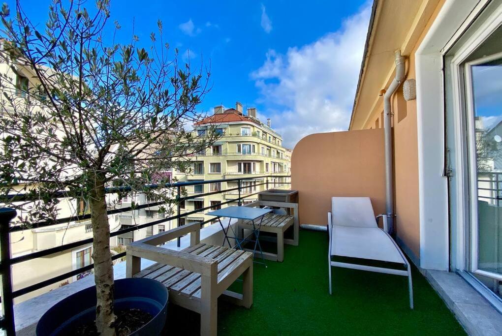 Toit-Terrasse Traversant Plein Centre 100M Du Lac Apartment Annecy Exterior photo