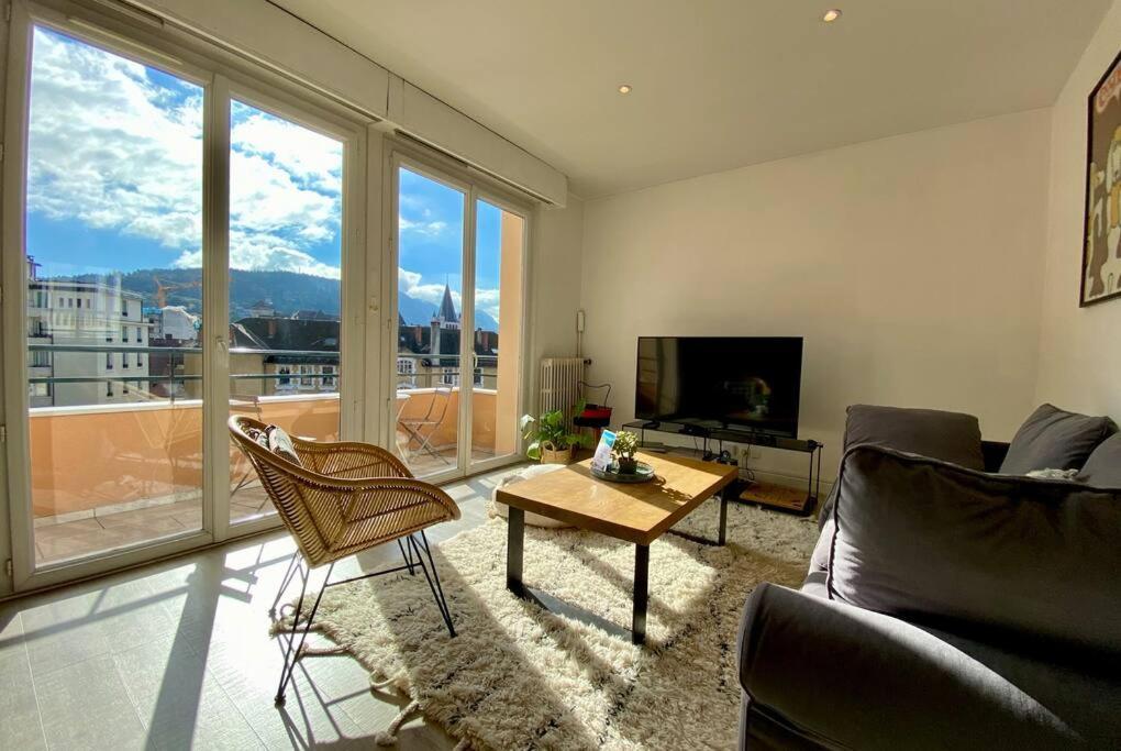 Toit-Terrasse Traversant Plein Centre 100M Du Lac Apartment Annecy Exterior photo