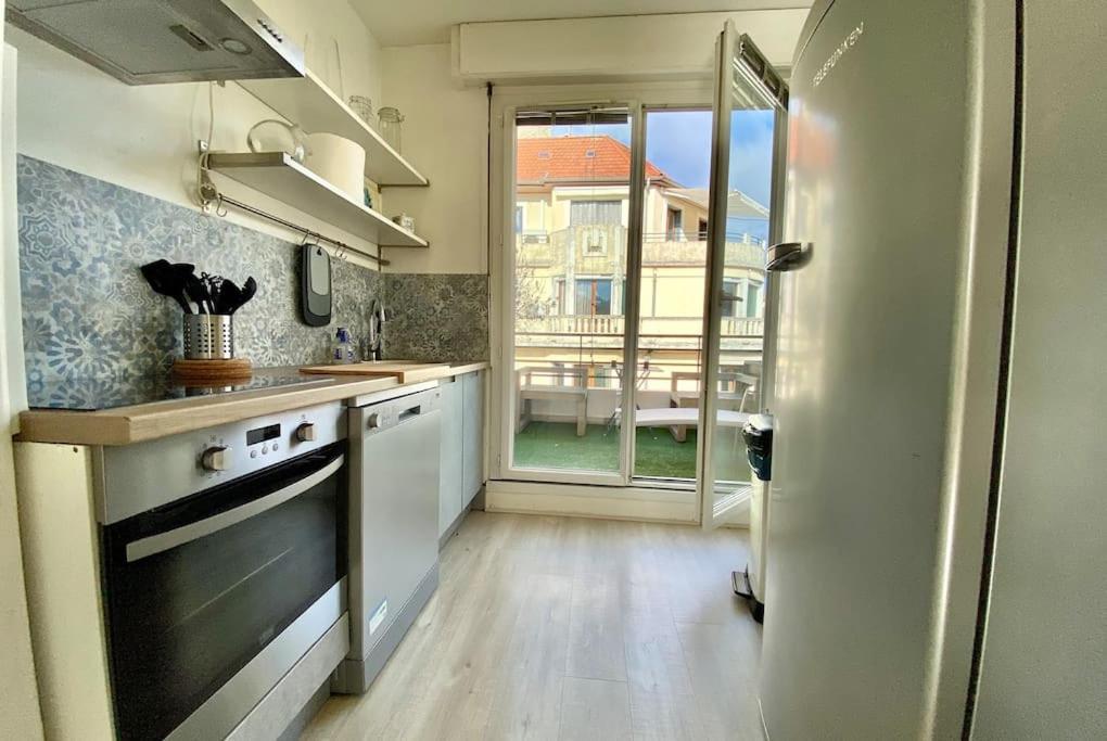 Toit-Terrasse Traversant Plein Centre 100M Du Lac Apartment Annecy Exterior photo